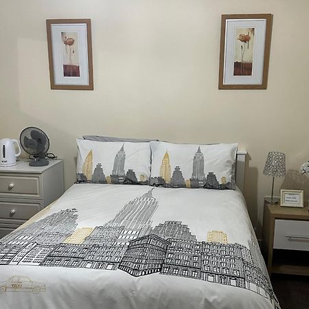 Hams Rest Place - Strictly Only One Guest Allowed In One Room A Second Accompanying Person Will Not Be Allowed Into The Property Birmingham Dış mekan fotoğraf