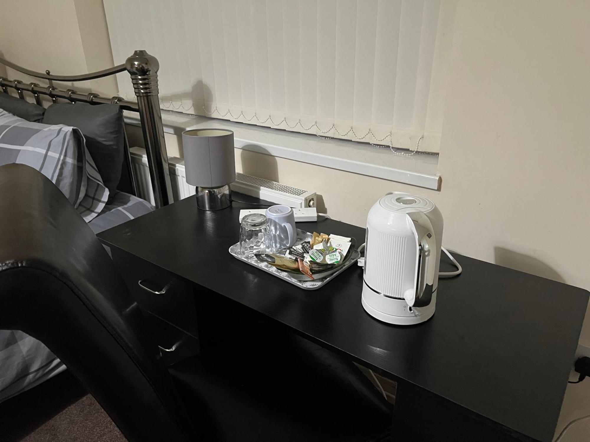Hams Rest Place - Strictly Only One Guest Allowed In One Room A Second Accompanying Person Will Not Be Allowed Into The Property Birmingham Dış mekan fotoğraf