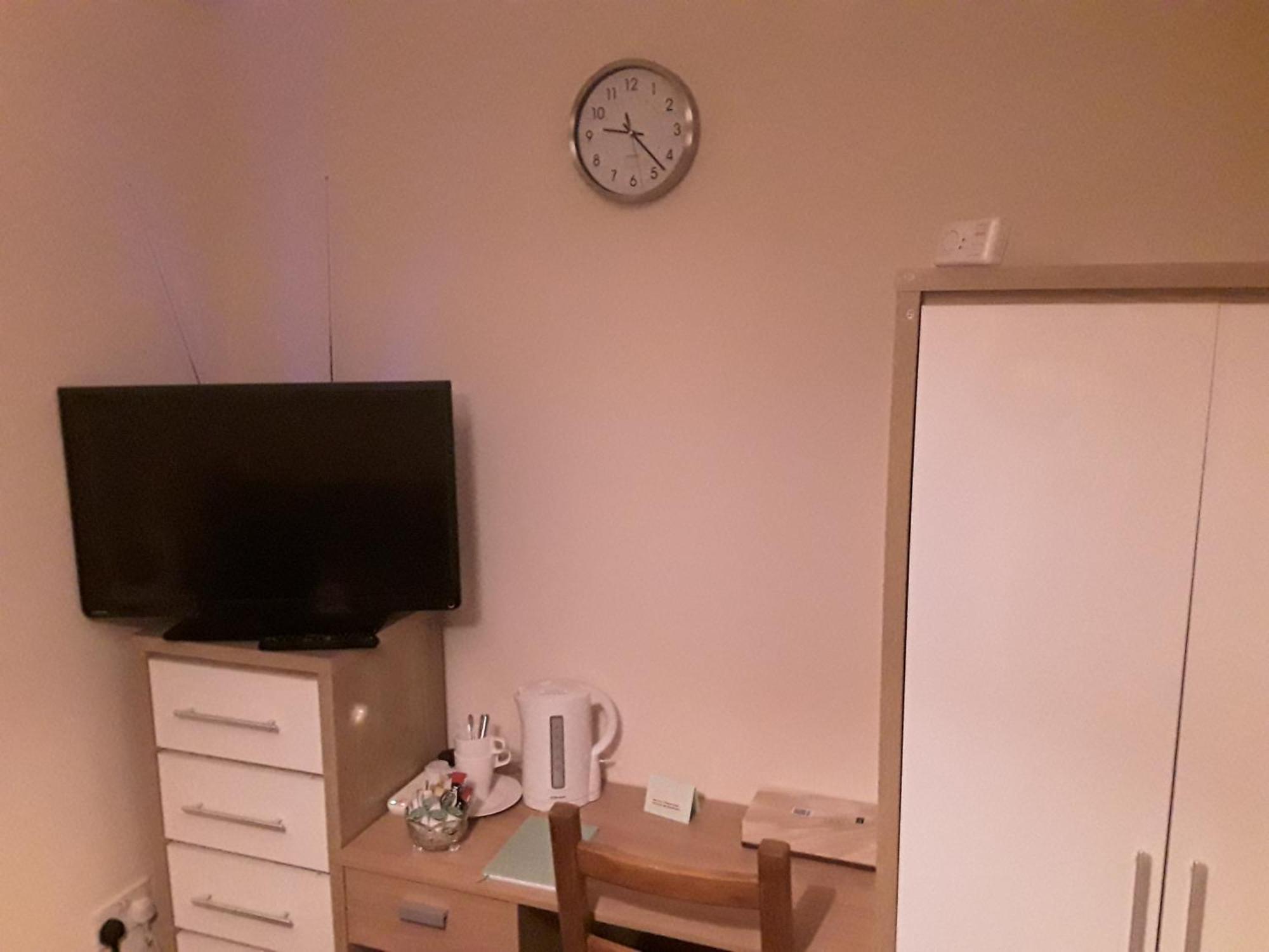 Hams Rest Place - Strictly Only One Guest Allowed In One Room A Second Accompanying Person Will Not Be Allowed Into The Property Birmingham Dış mekan fotoğraf
