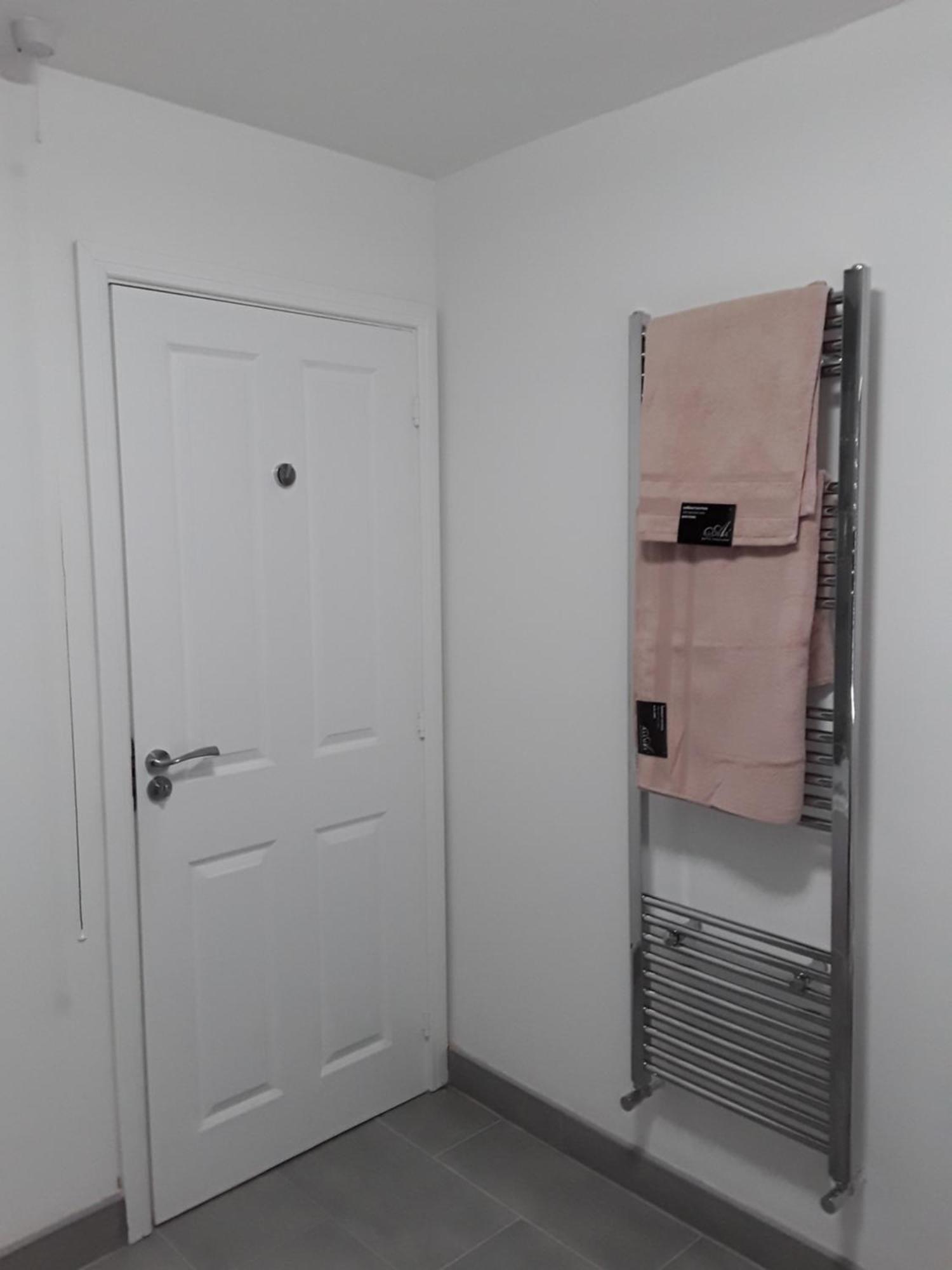 Hams Rest Place - Strictly Only One Guest Allowed In One Room A Second Accompanying Person Will Not Be Allowed Into The Property Birmingham Dış mekan fotoğraf